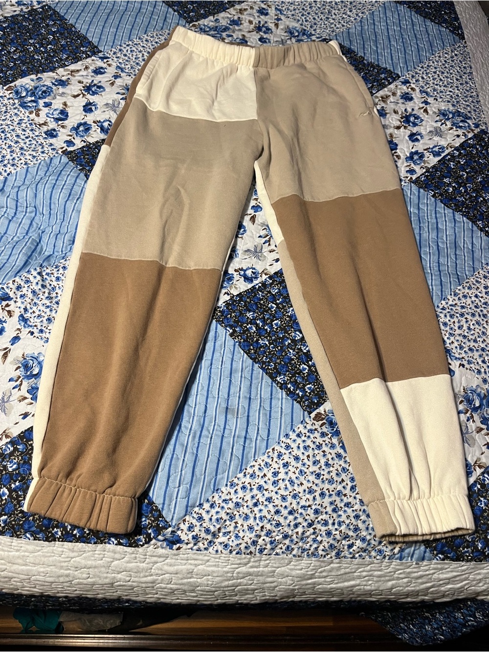 Hollister Women’s Size Medium Color Block Design Sweatpants
